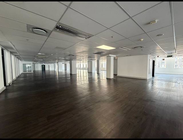 990M² BUILDING TO LET IN CAPE TOWN CITY CENTRE